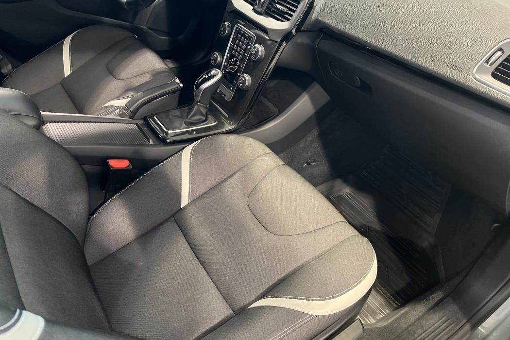 Volvo V40 2019