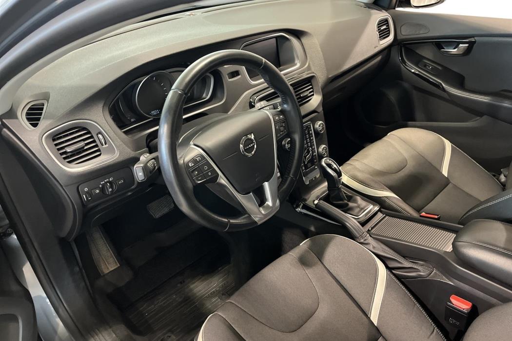 Volvo V40 2019