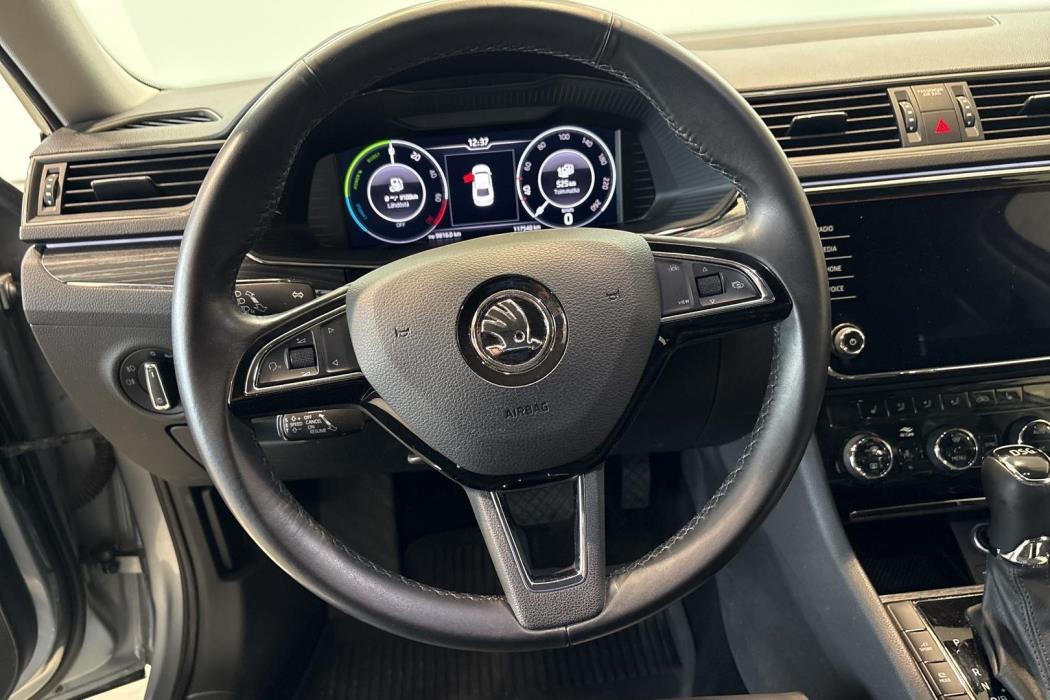 SKODA SUPERB 2020