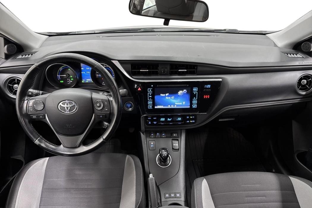 TOYOTA AURIS 2017