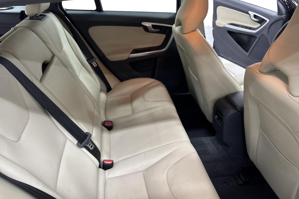 VOLVO V60 Cross Country 2017