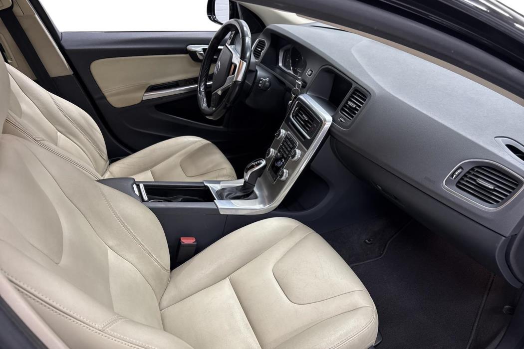 VOLVO V60 Cross Country 2017