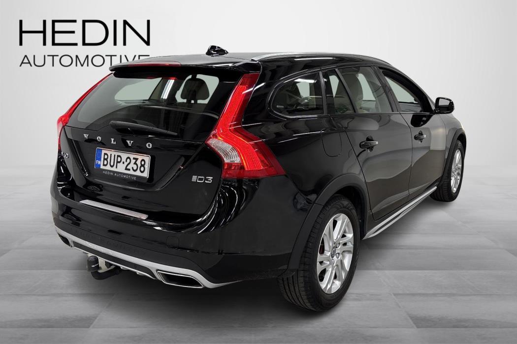 VOLVO V60 Cross Country 2017