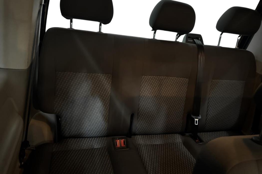 VOLKSWAGEN CARAVELLE 2013