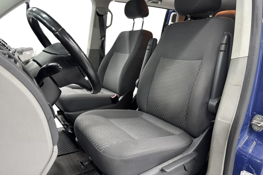 VOLKSWAGEN CARAVELLE 2013