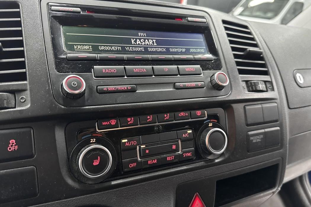 VOLKSWAGEN CARAVELLE 2013