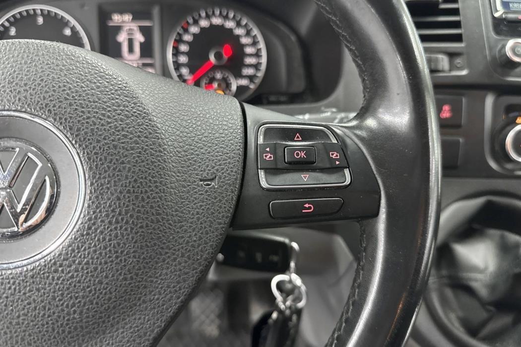 VOLKSWAGEN CARAVELLE 2013