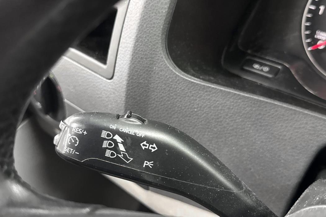 VOLKSWAGEN CARAVELLE 2013