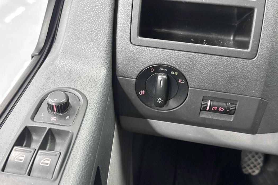 VOLKSWAGEN CARAVELLE 2013