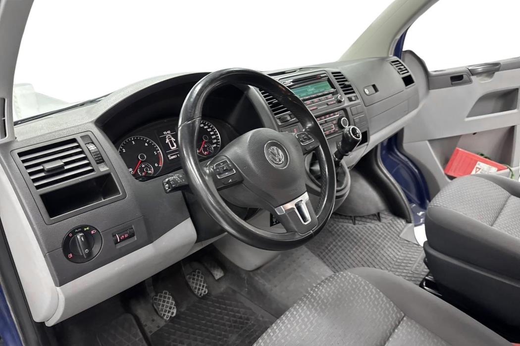 VOLKSWAGEN CARAVELLE 2013