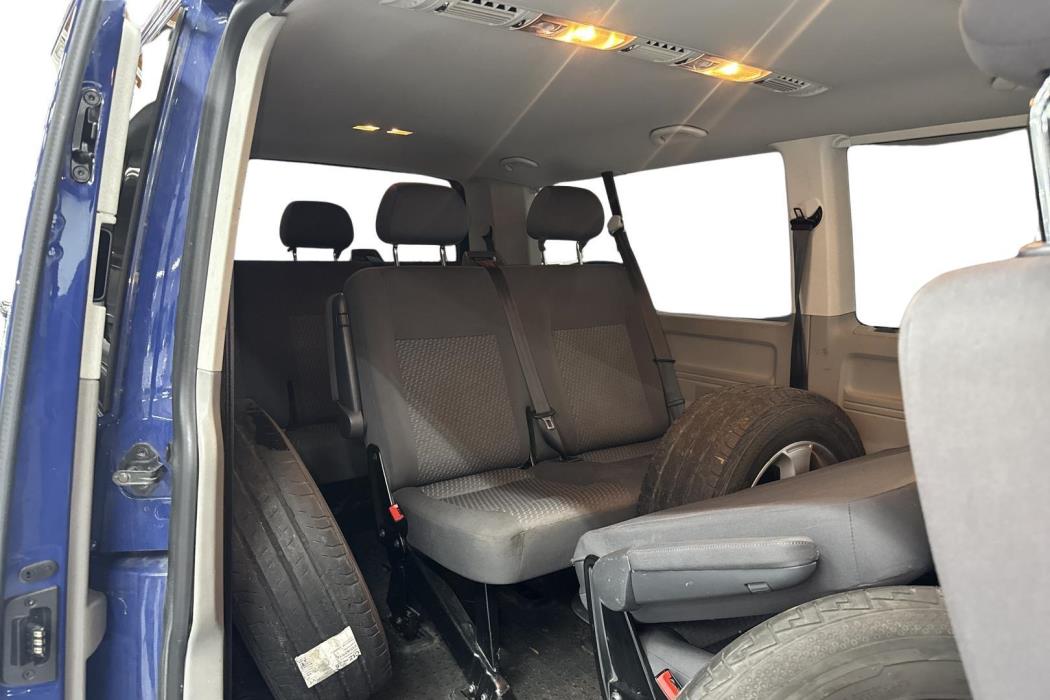 VOLKSWAGEN CARAVELLE 2013