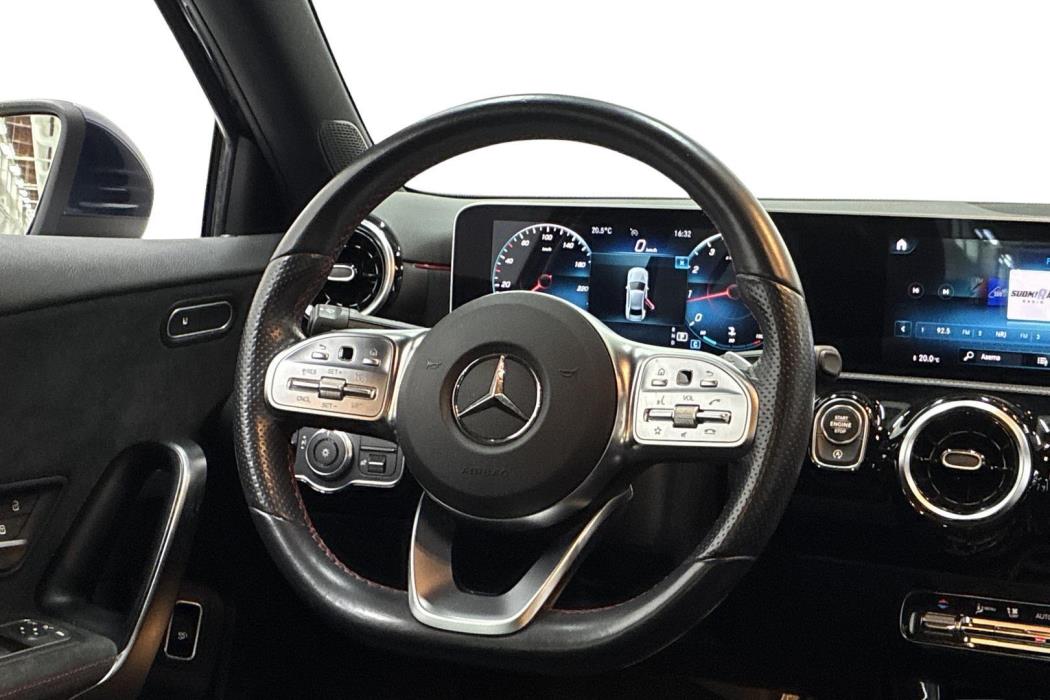 MERCEDES-BENZ A 2020