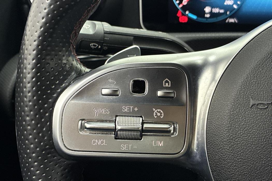 MERCEDES-BENZ A 2020