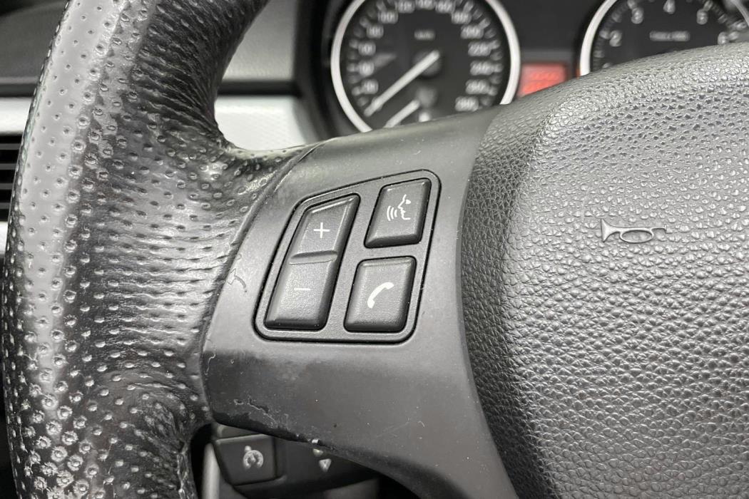 BMW 325 2008