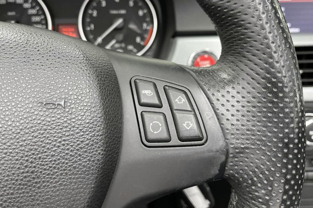 BMW 325 2008