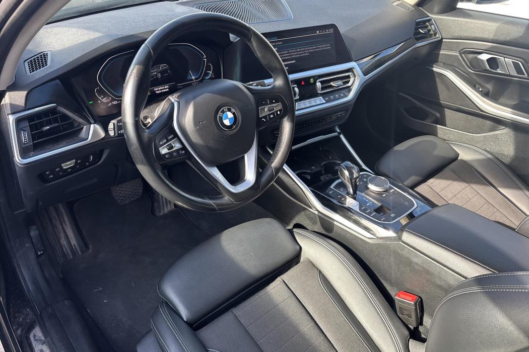 BMW 330 2021