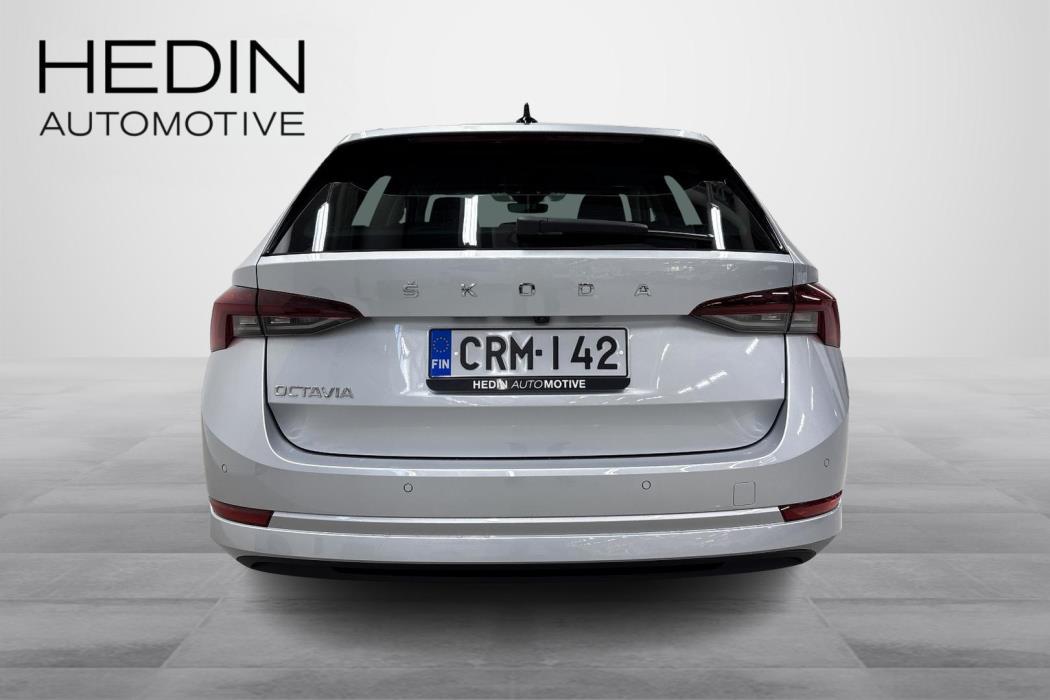 SKODA OCTAVIA 2023
