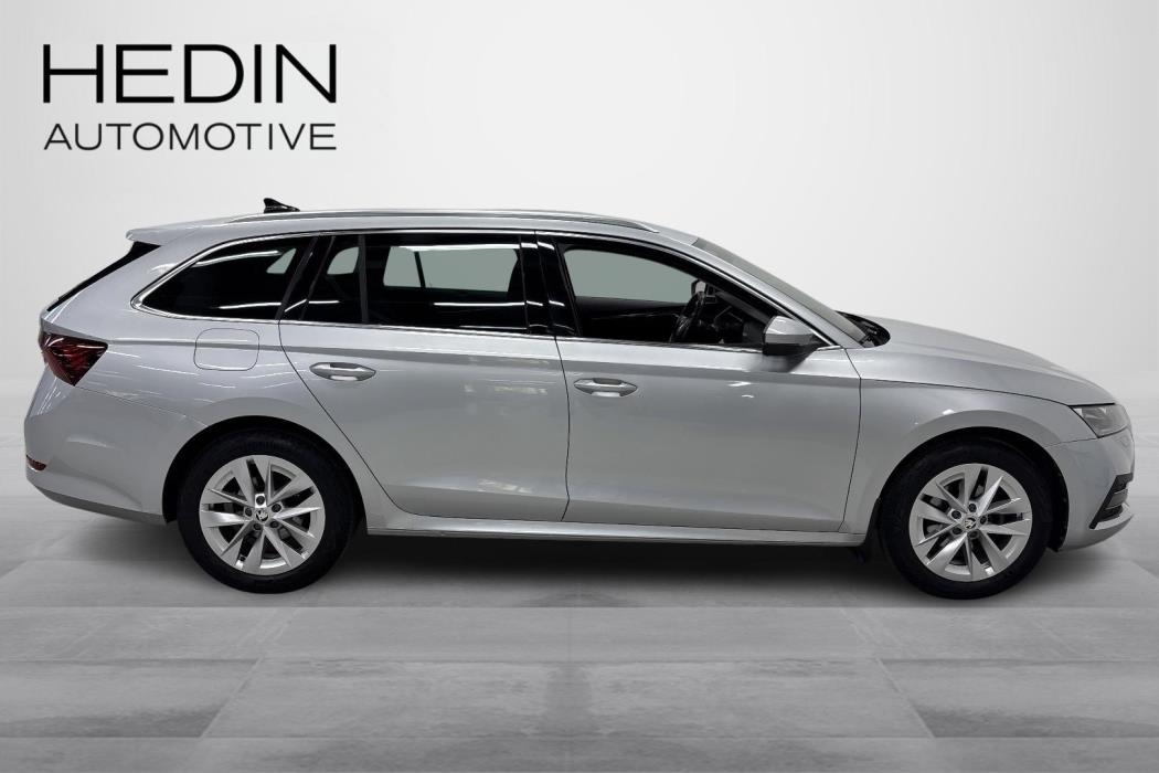 SKODA OCTAVIA 2023