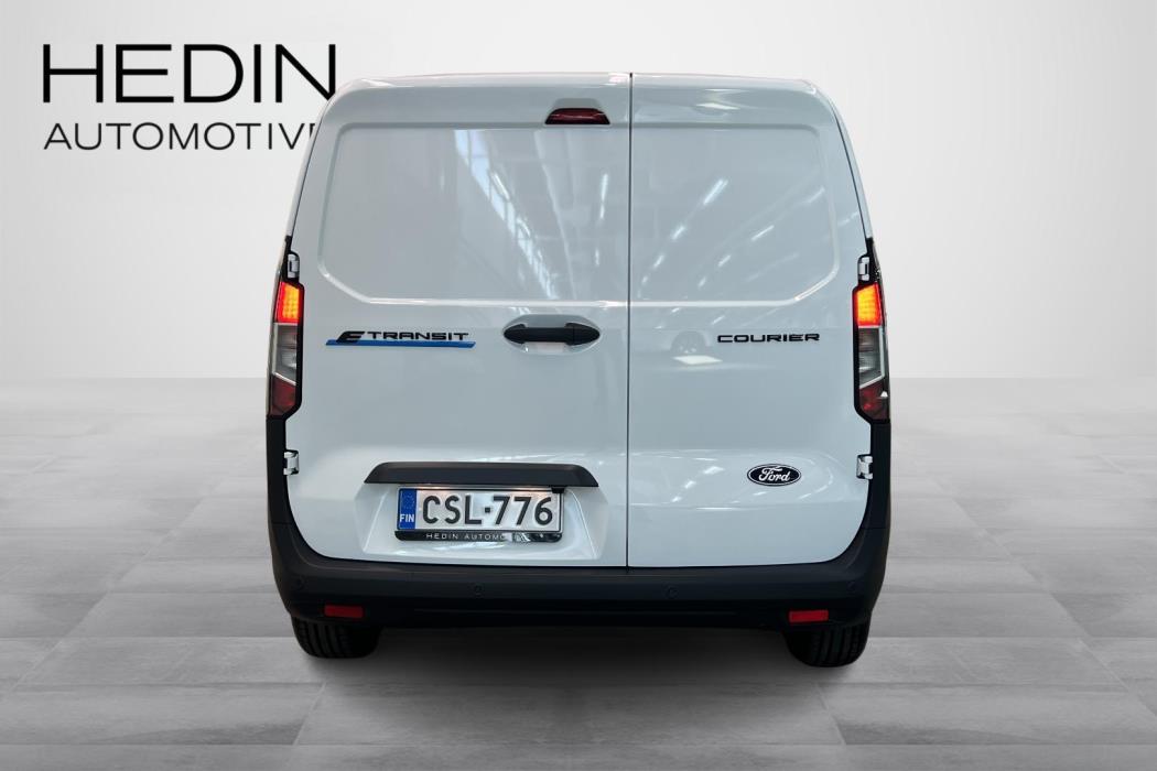Ford Transit Courier 2025