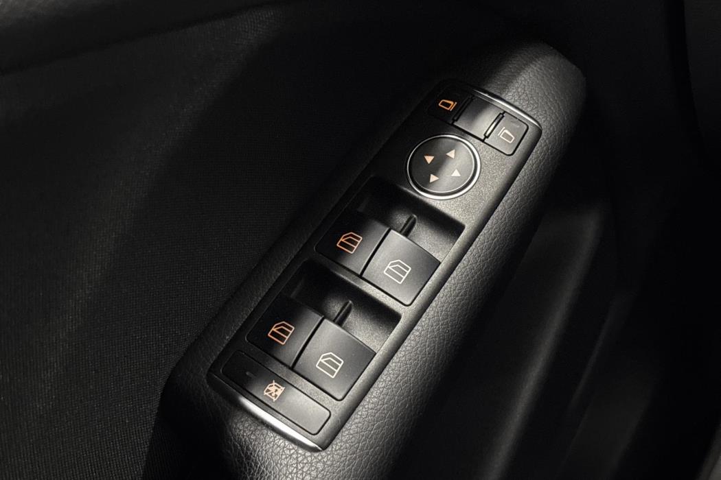 MERCEDES-BENZ B 2014