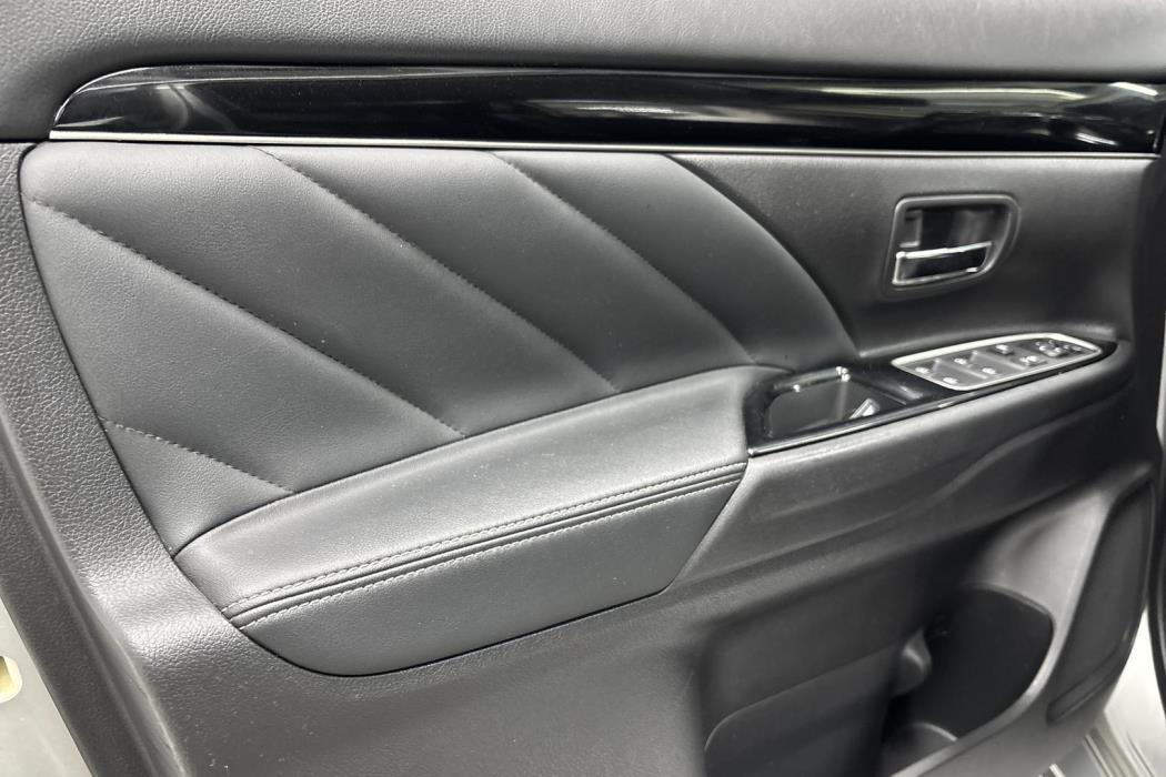 Mitsubishi Outlander PHEV 2018