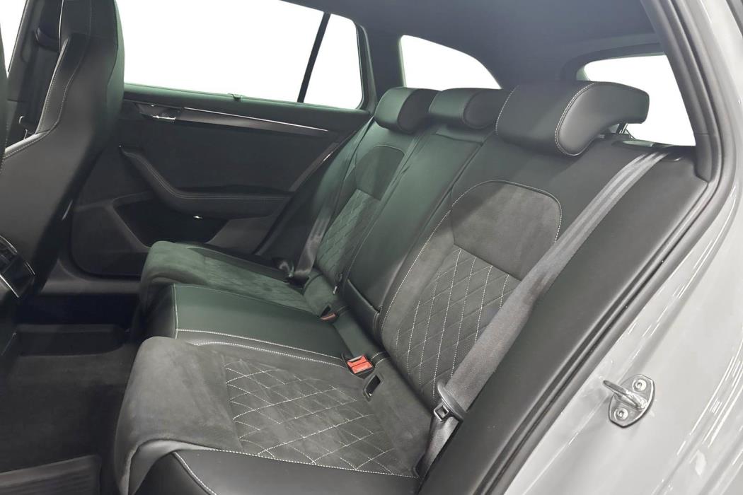 SKODA SUPERB 2024
