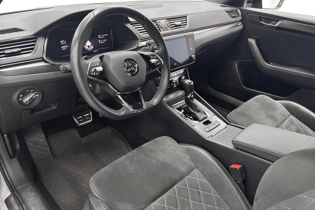 SKODA SUPERB 2024