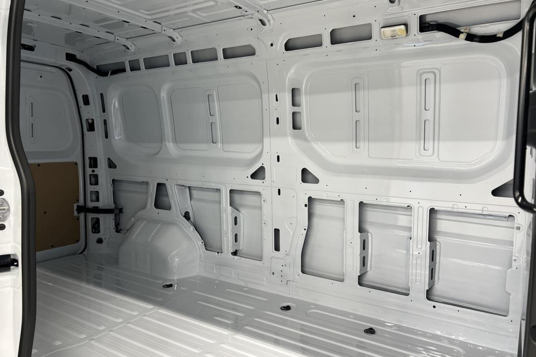 Nissan Interstar 2025