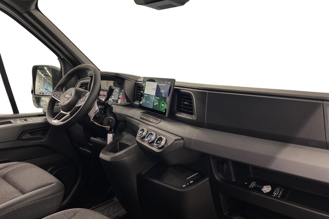 Nissan Interstar 2025