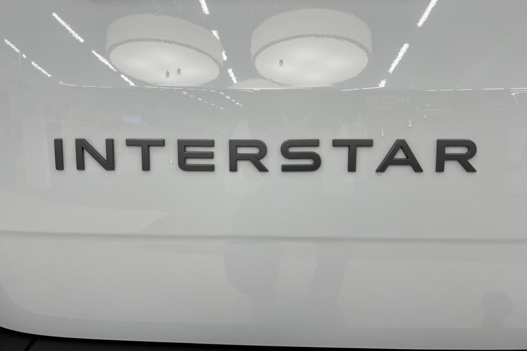 Nissan Interstar 2025