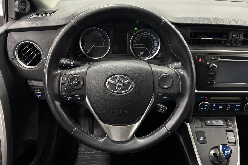 Toyota Auris 2015