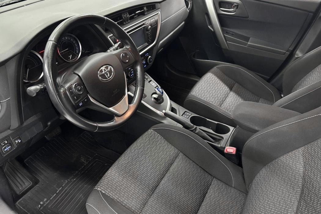 Toyota Auris 2015