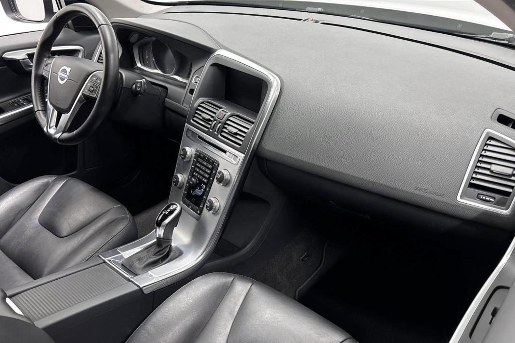 VOLVO XC60 2016