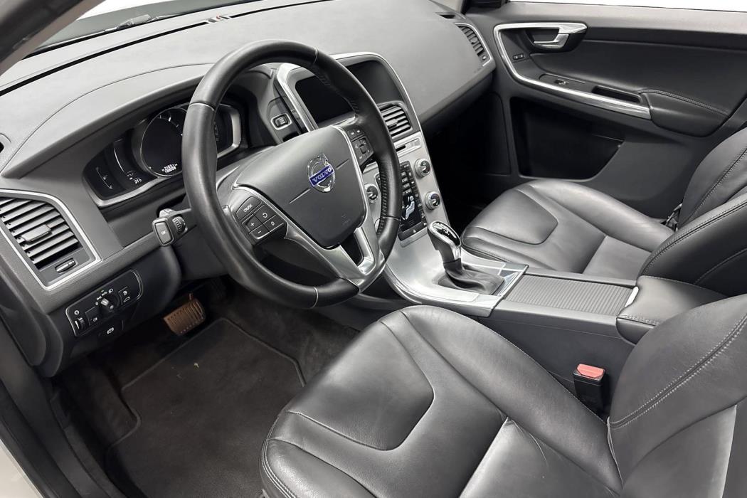 VOLVO XC60 2016