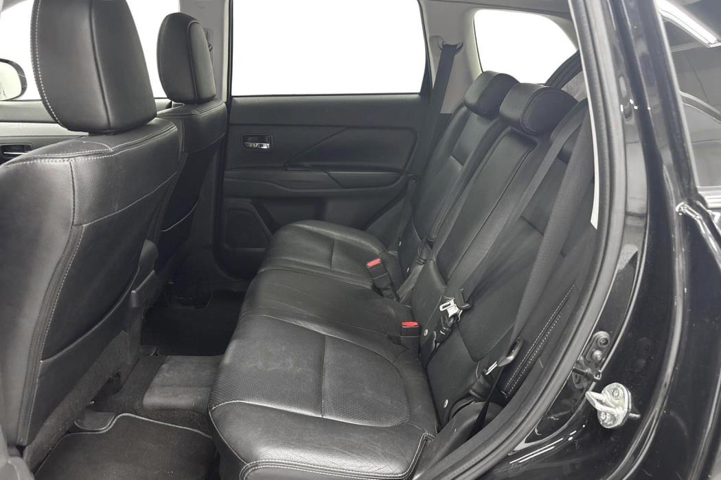 MITSUBISHI Outlander PHEV 2014