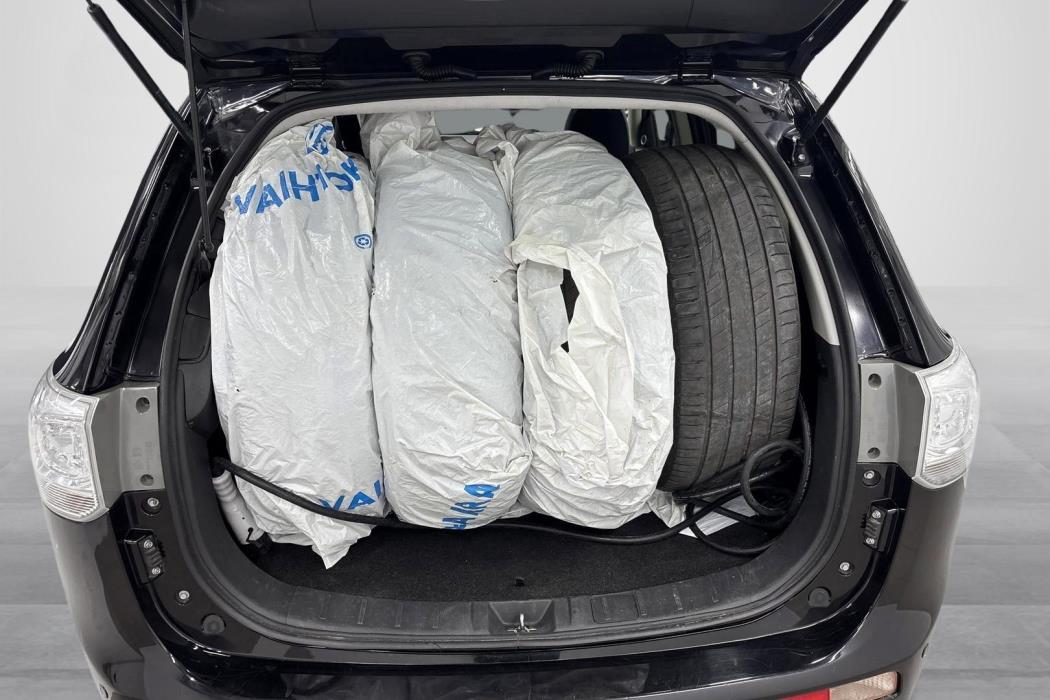 MITSUBISHI Outlander PHEV 2014