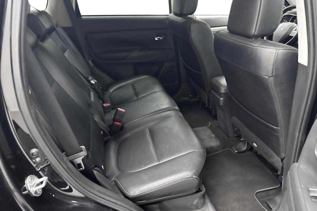 MITSUBISHI Outlander PHEV 2014