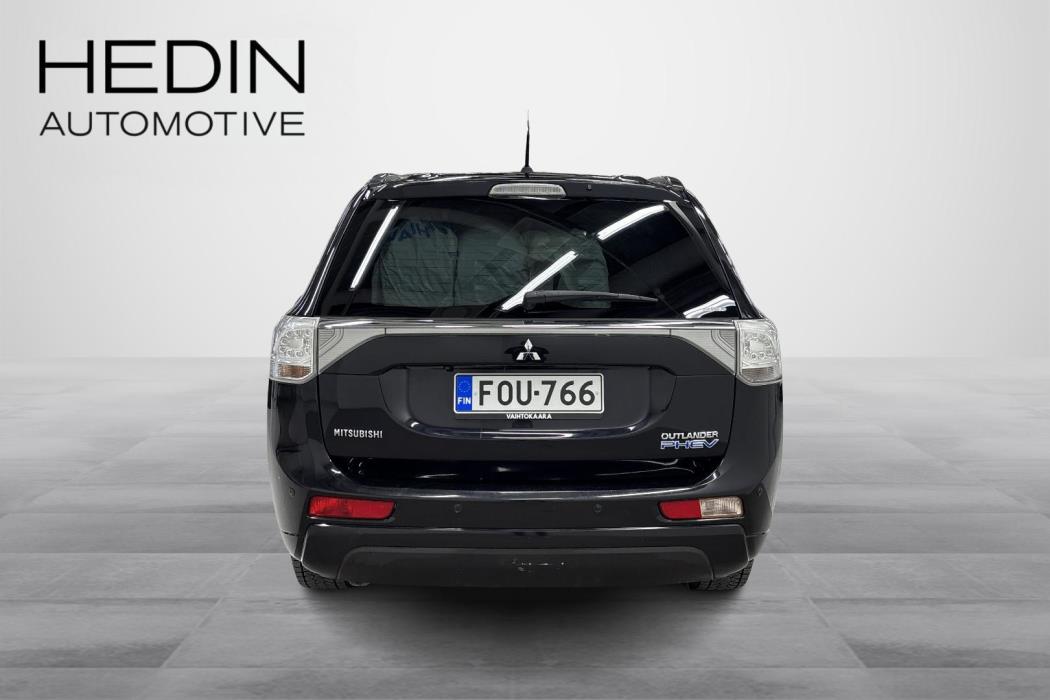 MITSUBISHI Outlander PHEV 2014
