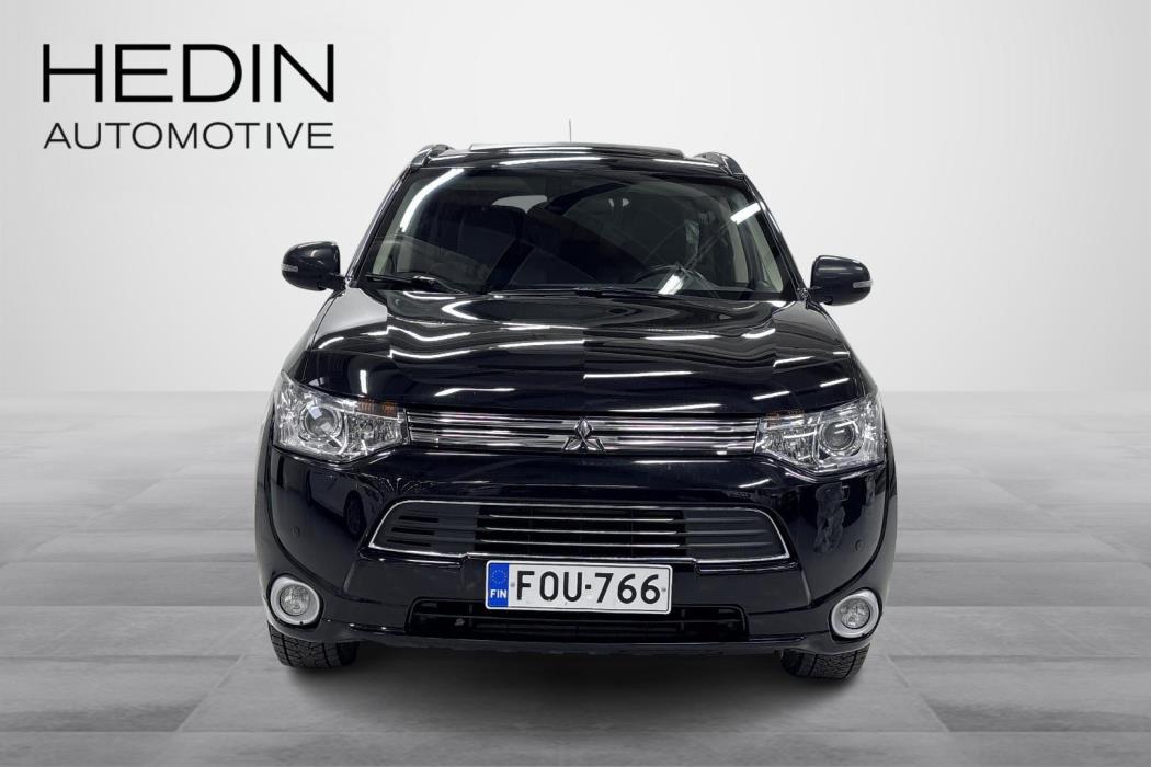 MITSUBISHI Outlander PHEV 2014