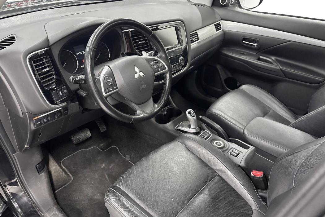 MITSUBISHI Outlander PHEV 2014