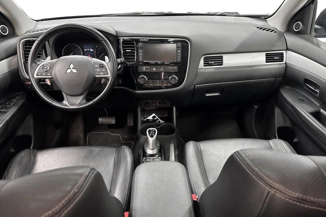 MITSUBISHI Outlander PHEV 2014