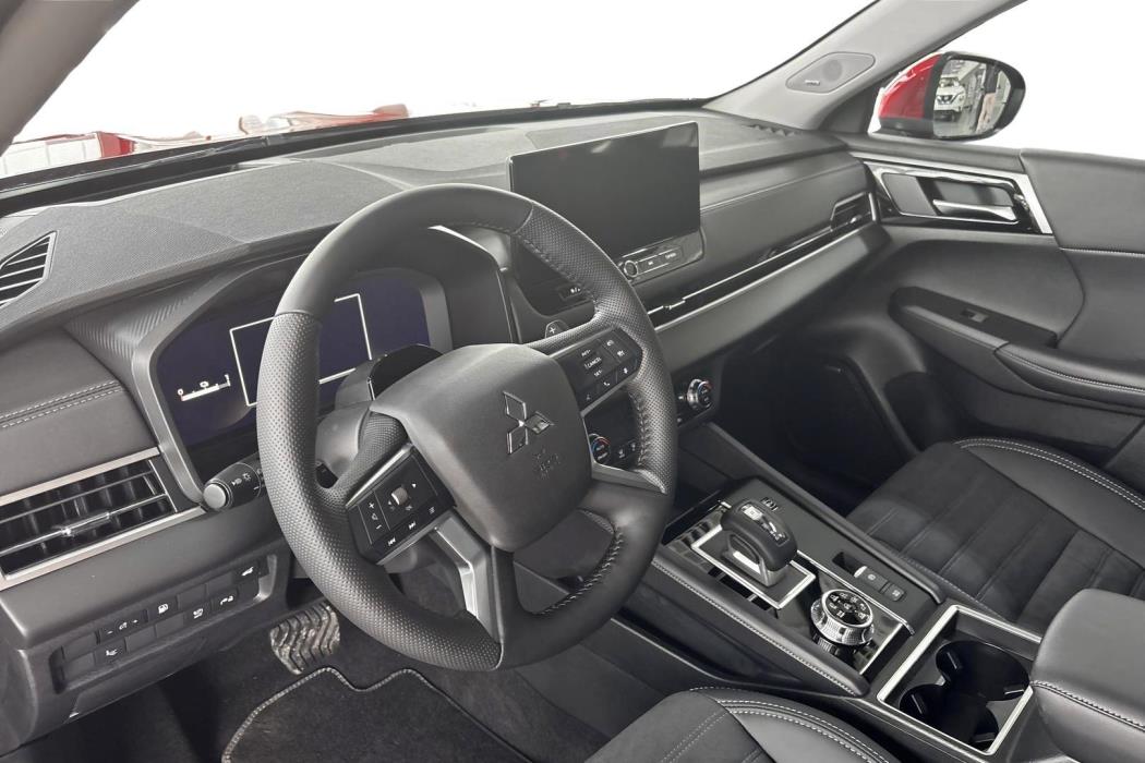 MITSUBISHI OUTLANDER 2026