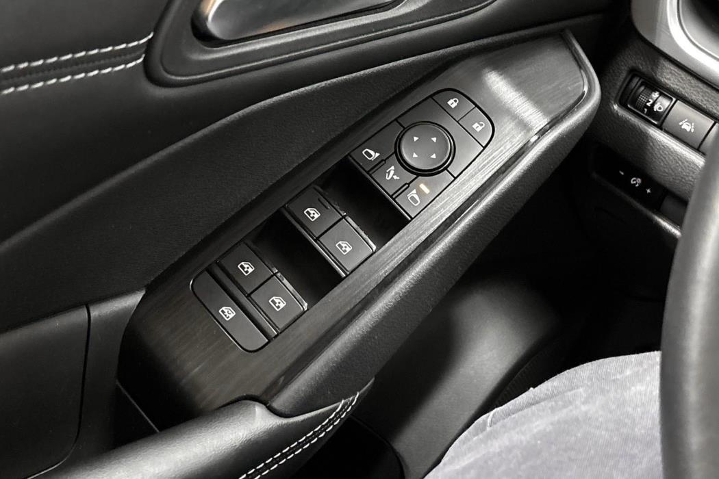 NISSAN Qashqai 2023