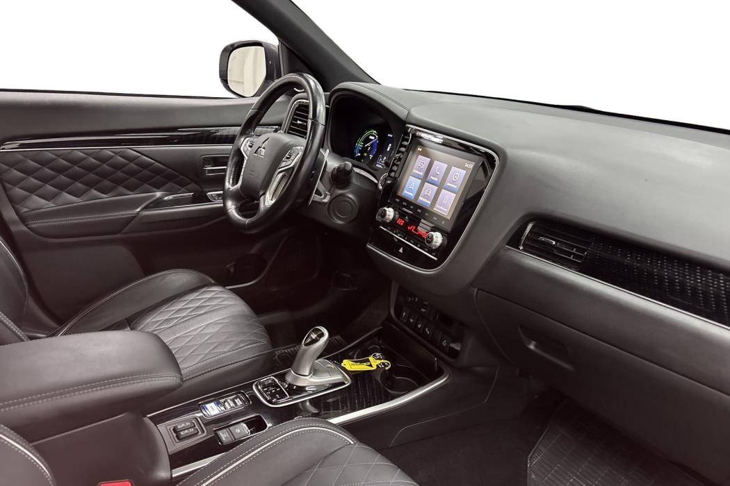 Mitsubishi Outlander PHEV 2021