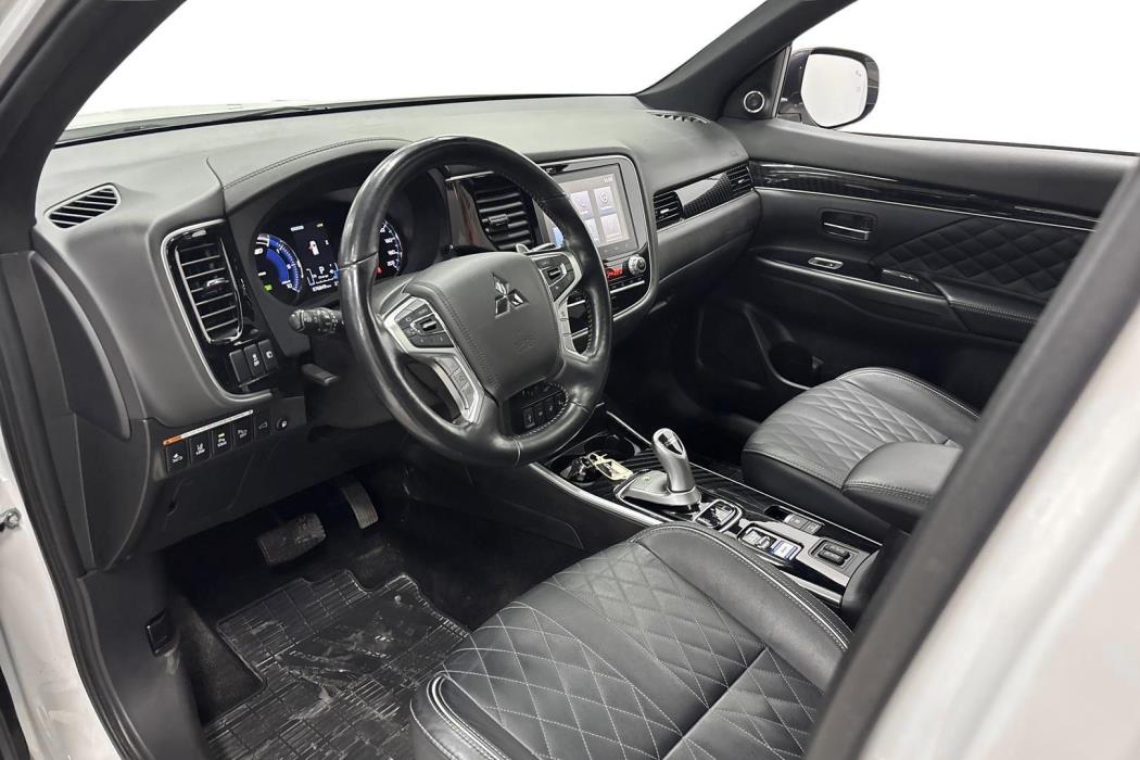 Mitsubishi Outlander PHEV 2021