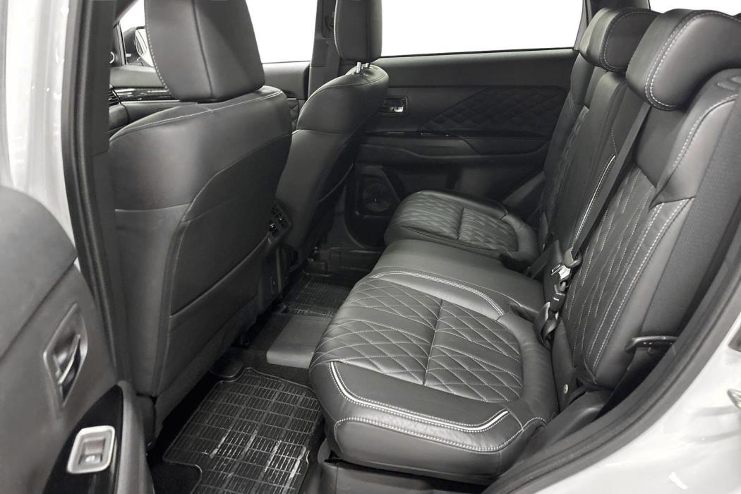 Mitsubishi Outlander PHEV 2021