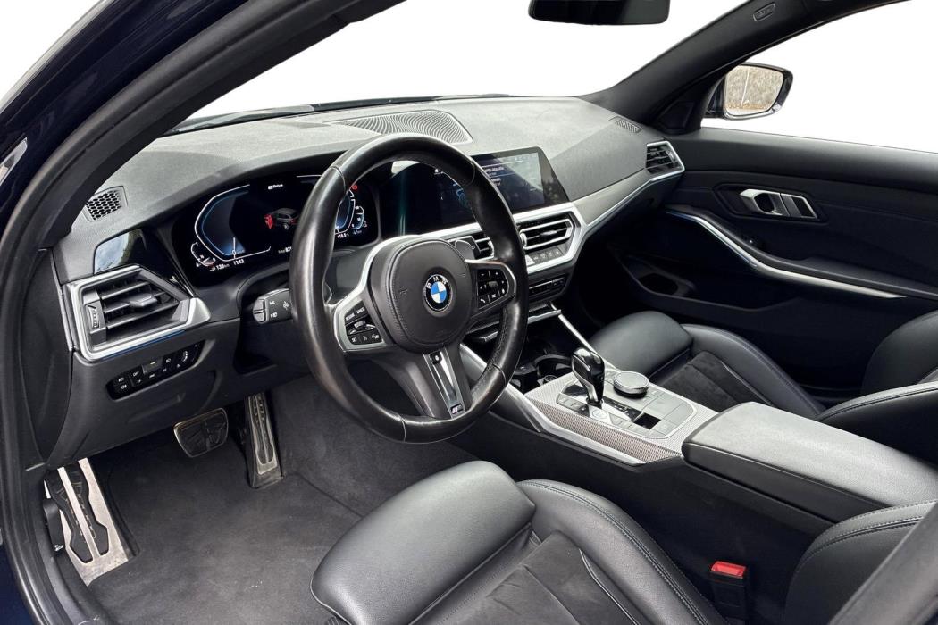 BMW 330 2021