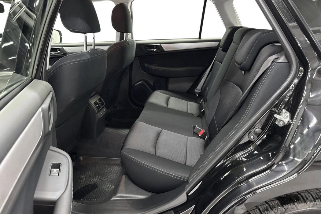 SUBARU OUTBACK 2016