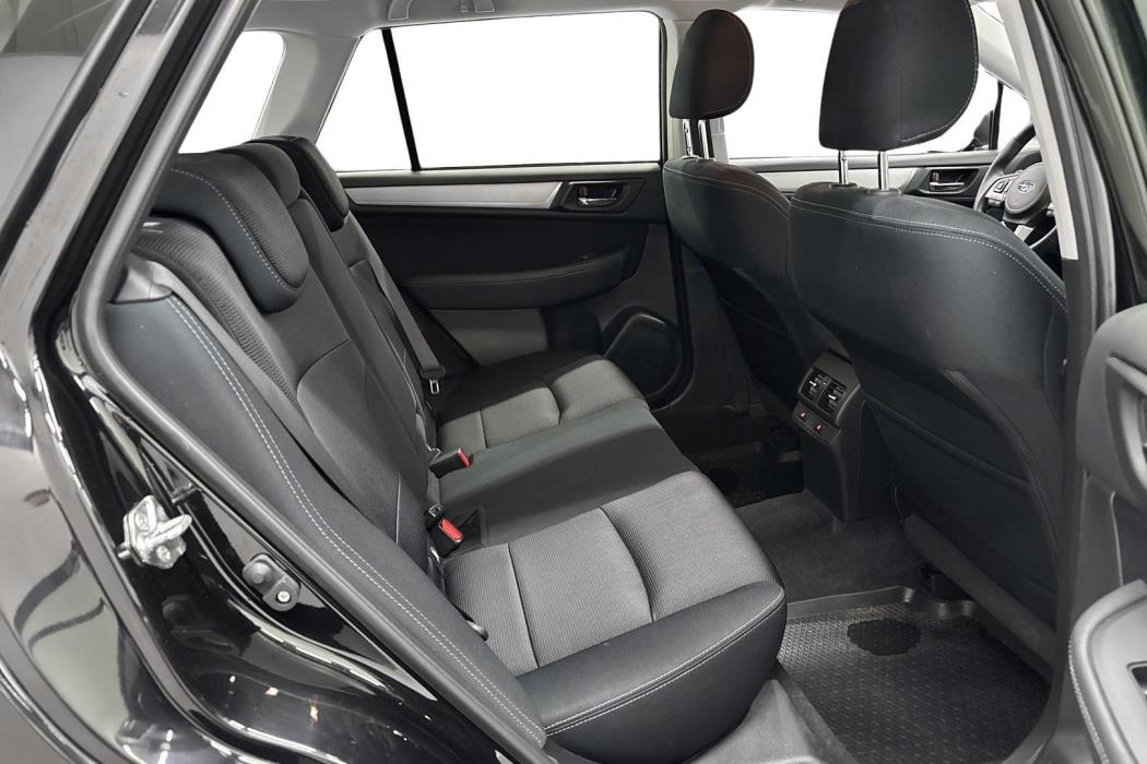 SUBARU OUTBACK 2016
