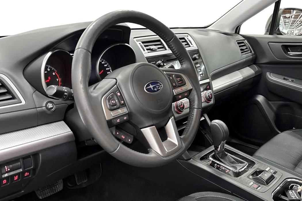 SUBARU OUTBACK 2016